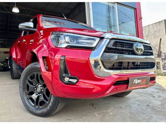 TOYOTA HILUX 2.8 D-4D TURBO DIESEL CD SRX PLUS 4X4 AUTOMÁTICO TOYOTA HILUX 2.8 D-4D TURBO DIESEL CD SRX PLUS 4X4 AUTOMÁTICO